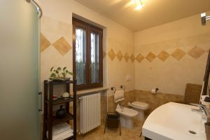 Bagno piano terreno villa unifamiliare a Carmagnola in vendita domoria Torino